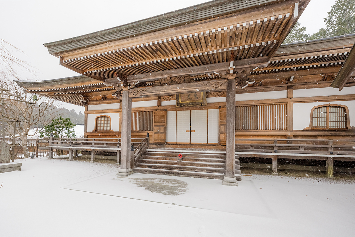 恵光院本堂外陣の写真